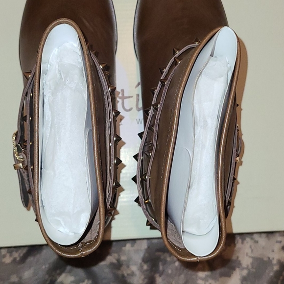 Matisse Rocker Slip On Ankle Booties - Picture 13 of 16